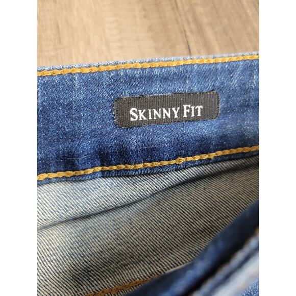 Judy Blue Women's Skinny Fit Medium Wash Distressed Denim Jean Size 9/29 - Picture 4 of 10